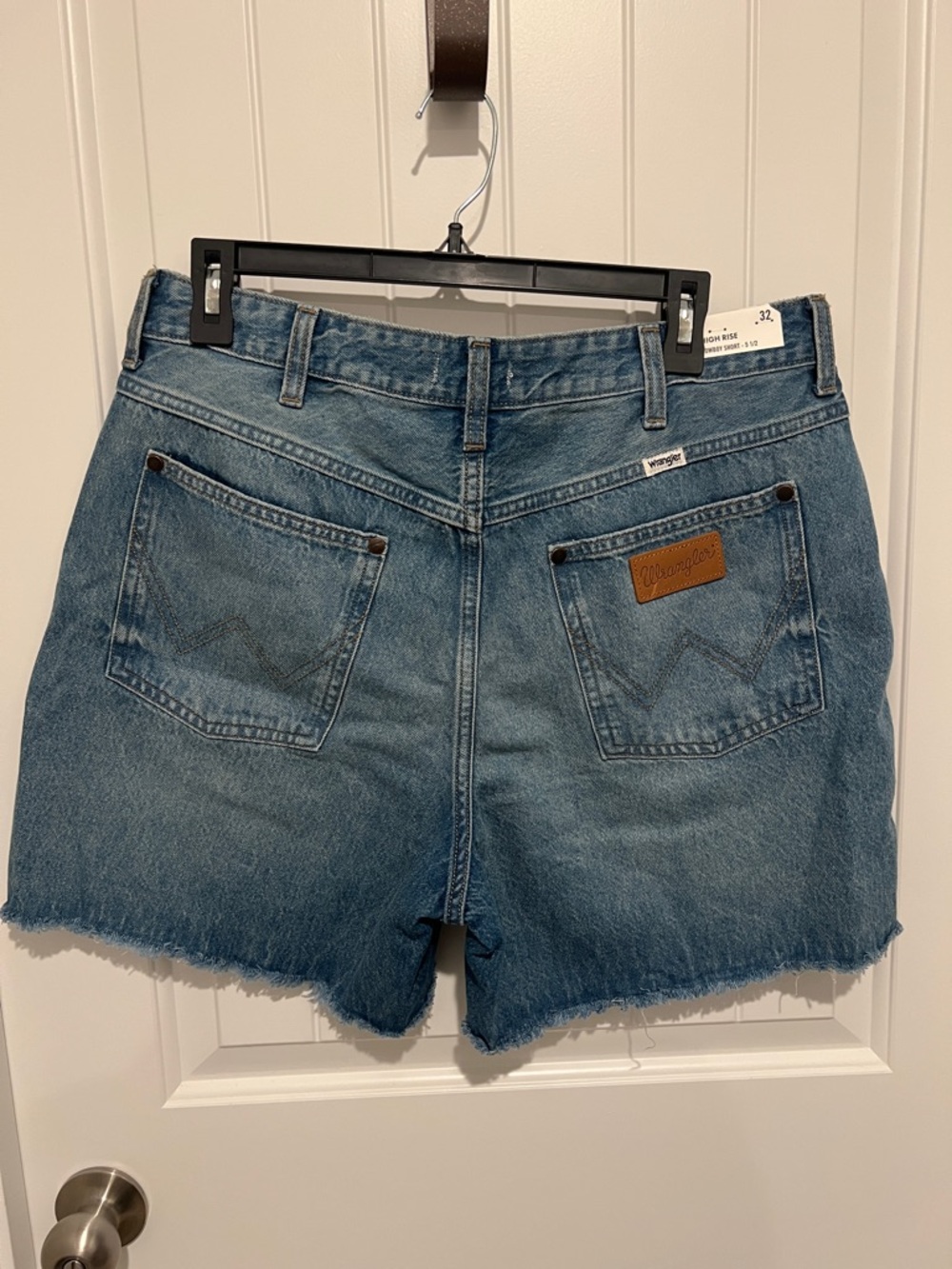 Wrangler High-Rise Denim Women’s Shorts in Light Blue - Picture 3 of 7